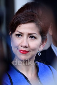Ia tampak cantik dengan polesan lipstik merah di bibirnya. Desi Puspasari/detikHOT.
