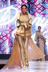 Jakarta, Indonesia - 13 Mei 2013. Denny Wirawan Ikatan Perancang Mode Indonesia. Jakarta Fashion & Food Festival 2013 at Grand Ballroom Harris Hotel. Kelapa Gading. Jakarta. [Foto: Mohammad Abduh/Wolipop]