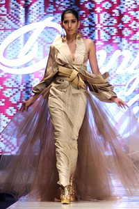 Jakarta, Indonesia - 13 Mei 2013. Denny Wirawan Ikatan Perancang Mode Indonesia. Jakarta Fashion & Food Festival 2013 at Grand Ballroom Harris Hotel. Kelapa Gading. Jakarta. [Foto: Mohammad Abduh/Wolipop]