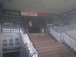 Pusat Elektronik di Makassar Terbakar, Asap Pekat Membumbung Tinggi