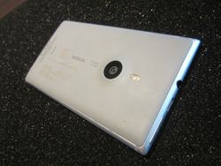 Lumia 925, Desain Elegan Berpadu Kamera PureView