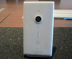 Lumia 925, Desain Elegan Berpadu Kamera PureView