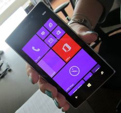 Lumia 925, Desain Elegan Berpadu Kamera PureView