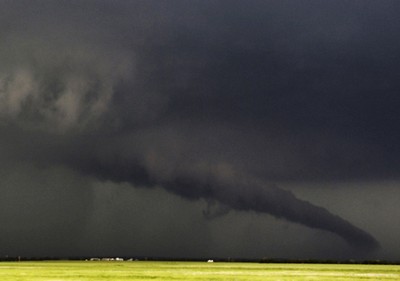Dahsyatnya Tornado di Kansas & Oklahoma
