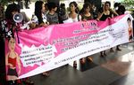 Waria Demo Dukung KPK