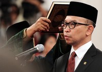 Chatib Basri adalah seorang ekonom yang memiliki pengalaman dan penugasan yang luas. Sekarang yang bersangkutan adalah Kepala BKPM. (Cahyo/setpres)