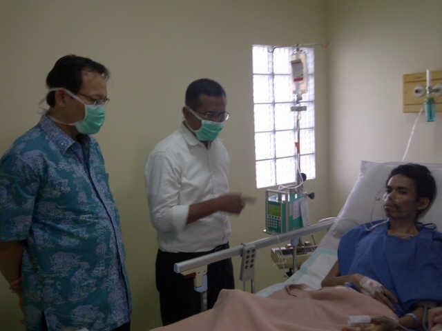 Pagi-pagi Dahlan Iskan Kunjungi Pasien TBC di Depok