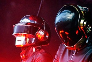 Daft Punk Membeberkan Alasan Mengapa Mengenakan Helm Robot
