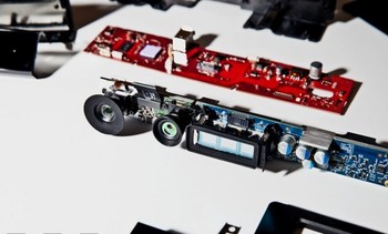     Kinect juga tidak luput oleh aksi bongkar GM Microsoft, Del Castillo. (kredit foto: wired)