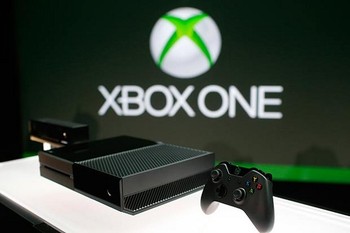     Ditunjang warna hitam yang menyelimuti seluruh bodinya, Xbox One kental aura gamer. (kredit foto: thesun)