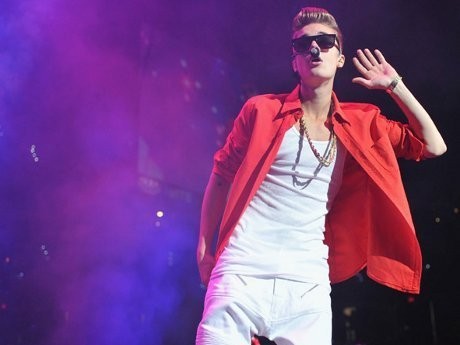 Justin Bieber dan Mobil Bling-blingnya
