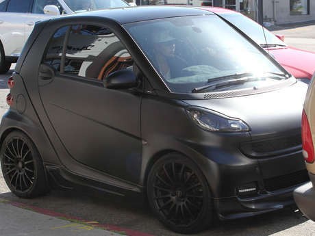 Justin Bieber dan Mobil Bling-blingnya Justin Bieber dan Mobil Bling-blingnya