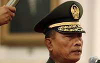 Setelah mengumumkannya pada Senin (20/5) lalu, hari ini Presiden SBY melantik Letjen TNI Moeldoko sebagai KSAD, Rabu (22/5) pukul 15.30 WIB di Istana Negara. Abror Rizki/setpres