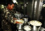 Melihat Dapur KRI Slamet Riyadi