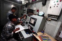 Mesin tersebut dikendalikan oleh 20 prajurit korps teknik yang bekerja bergantian.