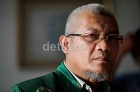 Ketua Umum PBB MS Kaban hadir ke KPU untuk menyerahkan berkas persyaratan perbaikan bakal caleg. MS Kaban dan pengurus lainnya menyerahkan seluruh berkas perbaikan itu kepada ruang penerimaan berkas di lantai 2 Gedung KPU.