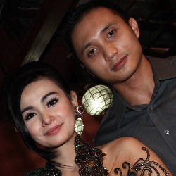 Soraya Larasti Beri ASI Eksklusif pada Sang Anak