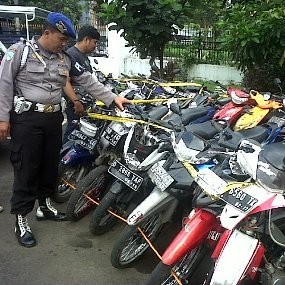 Polrestabes Bandung Sita Puluhan Motor Pembalap Liar