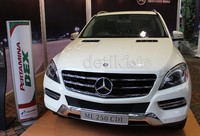 Mobil yang dijual seharga Rp 949 juta off the road ini mengusung mesin 4 silinder turbo diesel 2.143cc bersama transmisi 4MATIC, mampu menghasilkan kekuatan 204 hp dan 500 Nm torque.