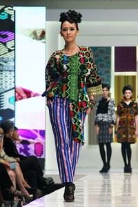 Jakarta, Indonesia - 15 Mei 2013. Ari Seputra The Glorious Handwoven of Indonesia Cita Tenun Indonesia. Jakarta Fashion & Food Festival 2013 at Grand Ballroom Harris Hotel. Kelapa Gading. Jakarta. [Foto: Mohammad Abduh/Wolipop]