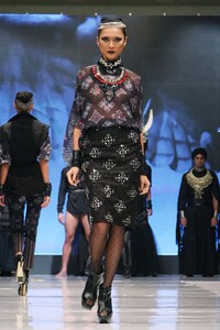 Jakarta, Indonesia - 15 Mei. SPOUS by Priyo Oktaviano Grains De Sable. Cita Tenun Indonesia. Jakarta Fashion & Food Festival 2013 at Grand Ballroom Harris Hotel. Kelapa Gading, 15 Mei 2013. Jakarta. [Foto: Mohammad Abduh/Wolipop]