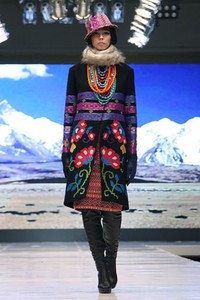 Jakarta, Indonesia - 15 Mei 2013. Balijava by Denny Wirawan The Glorious Handwoven of Indonesia Cita Tenun Indonesia. Jakarta Fashion & Food Festival 2013 at Grand Ballroom Harris Hotel. Kelapa Gading. Jakarta. [Foto: Mohammad Abduh/Wolipop]