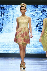 Jakarta, Indonesia - 15 Mei. Sebastian Gunawan The Glorious Handwoven of Indonesia Cita Tenun Indonesia. Jakarta Fashion & Food Festival 2013 at Grand Ballroom Harris Hotel. Kelapa Gading. Jakarta Utara. [Foto: Mohammad Abduh/Wolipop]