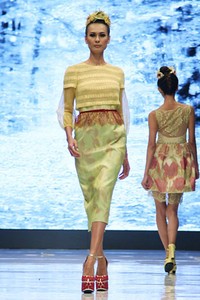 Jakarta, Indonesia - 15 Mei. Sebastian Gunawan The Glorious Handwoven of Indonesia Cita Tenun Indonesia. Jakarta Fashion & Food Festival 2013 at Grand Ballroom Harris Hotel. Kelapa Gading. Jakarta Utara. [Foto: Mohammad Abduh/Wolipop]