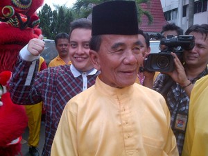 Daftarkan Annas Jadi Cagub Riau, Golkar Tampilkan Pawai Budaya