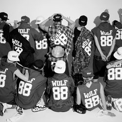 Wolf, Lagu Dance dengan Irama Dubstep & Hip-Hop dari EXO