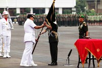 Letjen Moeldoko resmi menerima tampuk kepemimpinan AD dari Jenderal Pramono Edhie Wibowo.