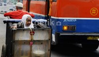 Mereka tidak kenal lelah untuk tetap bertahan hidup di Jakarta.