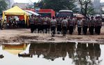 Brimob Kawal Pengerukan Waduk Pluit