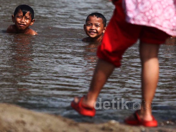Lokasi Penggusuran Jadi Tempat Berenang