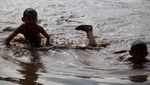 Lokasi Penggusuran Jadi Tempat Berenang