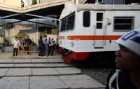 KAI saat ini sedang menggenjot jumlah penumpang KRL Commuter Line hingga 1,2 juta per hari, sehingga butuh ruang publik yang lebih luas.