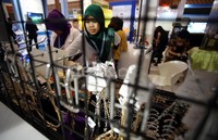 BRI menargetkan penyaluran kreditnya pada 2013 ini tumbuh minimal 20 persen dibandingkan tahun 2012.