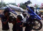 Lomba Angkat Motor Terlama