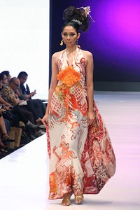 Jakarta, Indonesia - 16 Mei. Sugeng Waskito Warna Sriwijaya. Jakarta Fashion & Food Festival 2013 at Grand Ballroom Harris Hotel. Kelapa Gading. 16 Mei 2013. Jakarta. [Foto: Mohammad Abduh/Wolipop]