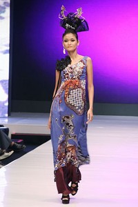 Jakarta, Indonesia - 16 Mei. Sugeng Waskito Warna Sriwijaya. Jakarta Fashion & Food Festival 2013 at Grand Ballroom Harris Hotel. Kelapa Gading. 16 Mei 2013. Jakarta. [Foto: Mohammad Abduh/Wolipop]