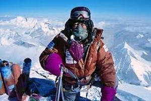 Busyet! Kakek 80 Tahun Berhasil Mendaki Gunung Everest