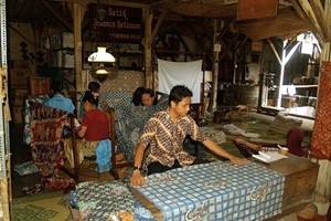 Berakhir Pekan di Solo, Ayo Datang ke Kampung Batik Kauman