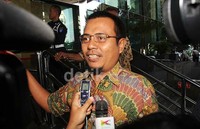 Rozi memberikan keterangan terkait percakapan via teleponnya dengan Luthfi Hasan Ishaaq di hari yang sama saat KPK melakukan penangkapan terhadap Fathanah. Lamhot Aritonang/detikFoto.