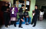 Pakaian Adat Warnai Kelulusan Siswa SMA