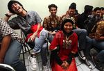 Pakaian Adat Warnai Kelulusan Siswa SMA
