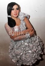 Gaun Aluminium Foil Syahrini