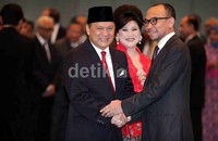 Menteri Keuangan Chatib Basri juga hadir dalam pelantikan tersebut.