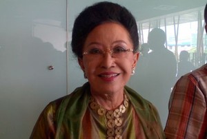Mooryati Soedibyo, Lansia Peraih Gelar Doktor Tertua Indonesia