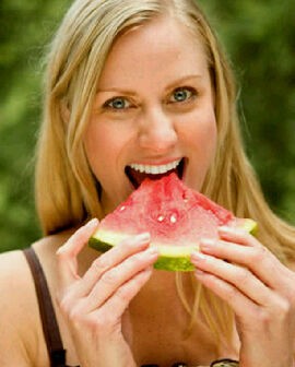 Tekanan Darah Tinggi? Kendalikan dengan Konsumsi Ubi dan Semangka