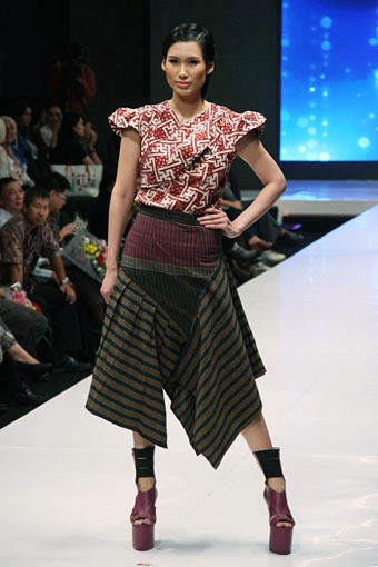 Jakarta, Indonesia - 16 Mei. Phillip Iswardono The Journey to the north sea. Jakarta Fashion & Food Festival 2013 at Grand Ballroom Harris Hotel. Kelapa Gading. 16 Mei 2013. Jakarta. [Foto: Mohammad Abduh/Wolipop]